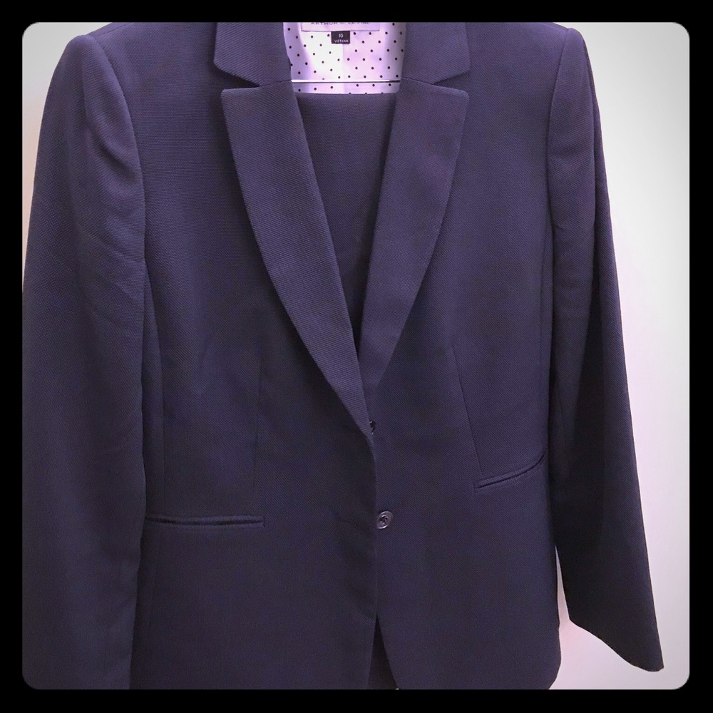 Tahari Suit EUC Dusty Blue Size 10